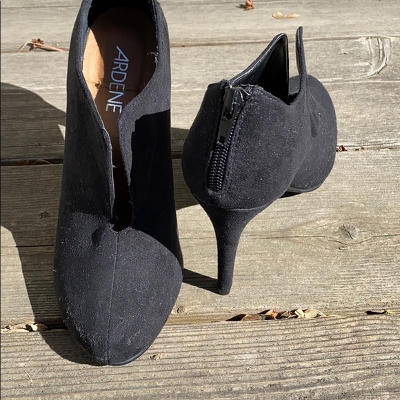 Women’s zipper back, black faux suede heels - Picture 2 of 3